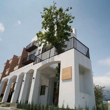 Lof/It Bed & Breakfast Taitung Bagian luar foto
