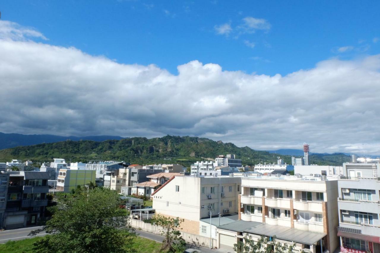 Lof/It Bed & Breakfast Taitung Bagian luar foto