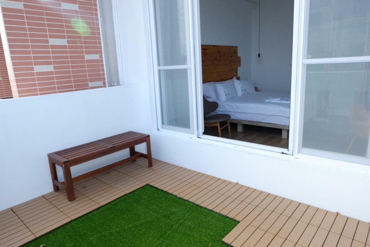 Lof/It Bed & Breakfast Taitung Bagian luar foto