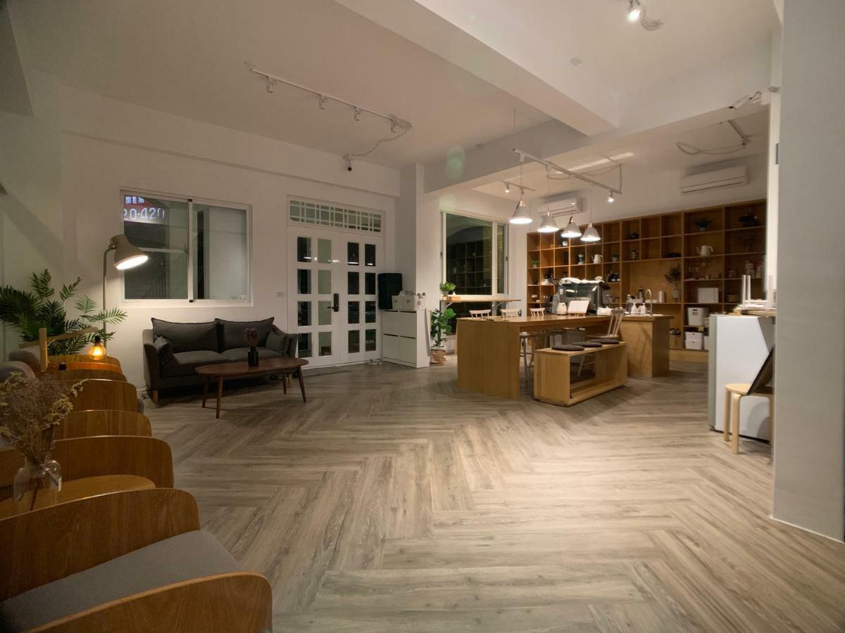 Lof/It Bed & Breakfast Taitung Bagian luar foto